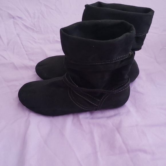 Black boots - Picture 2 of 2